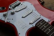 FENDER "Standard Stratocaster, Laurel Fingerboard, White Pickguard, Fiesta Red" 3, 50 KG