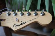 FENDER "Standard Stratocaster, Laurel Fingerboard, White Pickguard, Fiesta Red" 3, 50 KG