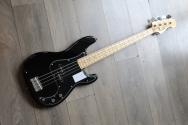 FENDER "Standard Jazz Bass Black"