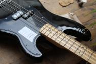FENDER "Standard Jazz Bass Black"