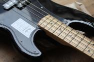 FENDER "Standard Jazz Bass Black"