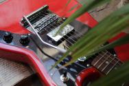 VINTAGE "REVO Series 'Colt' HS Duo Electric Guitar Fiesta Red" 3, 32 KG