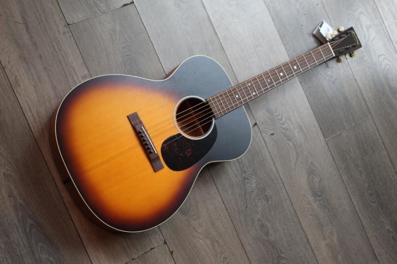 MARTIN "000-17 Whiskey Sunset"
