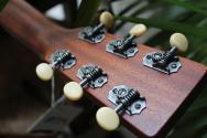 MARTIN "000-17 Whiskey Sunset"