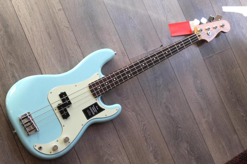 FENDER "LIMITED 75th Anniversary Player II Precision Bass, Rosewood Fingerboard, Daphne Blue" 3, 96 KG