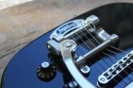SQUIER "Paranormal Troublemaker Telecaster Deluxe Bigsby" 3, 93 KG