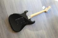 FENDER "Limited Edition Standard Stratocaster, Black" 3, 86 KG