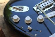FENDER "Limited Edition Standard Stratocaster, Black" 3, 86 KG