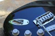 FENDER "Limited Edition Standard Stratocaster, Black" 3, 86 KG