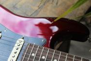 FENDER "NEW MODEL American Professional Stratocaster, Maple Fingerboard, Oxblood" HARDCASE, 3, 85 KG