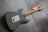 FENDER "Player II Stratocaster, Rosewood Fingerboard, Cactus Gray"