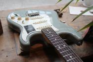 FENDER "Player II Stratocaster, Rosewood Fingerboard, Cactus Gray"
