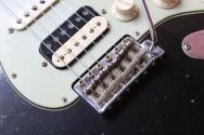 FENDER "LIMITED FOR ESTUDIO 54 AO25-205 59 Strat Heavy Relic Rosewood PLBoMWN HSS Black Pearl Midnight Wine" HARDCASE, 3, 73 KG