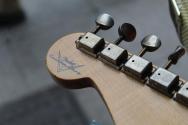FENDER "LIMITED FOR ESTUDIO 54 AO25-205 59 Strat Heavy Relic Rosewood PLBoMWN HSS Black Pearl Midnight Wine" HARDCASE, 3, 73 KG