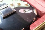 FENDER "LIMITED FOR ESTUDIO 54 AO25-205 59 Strat Heavy Relic Rosewood PLBoMWN HSS Black Pearl Midnight Wine" HARDCASE, 3, 73 KG