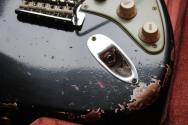 FENDER "LIMITED FOR ESTUDIO 54 AO25-205 59 Strat Heavy Relic Rosewood PLBoMWN HSS Black Pearl Midnight Wine" HARDCASE, 3, 73 KG