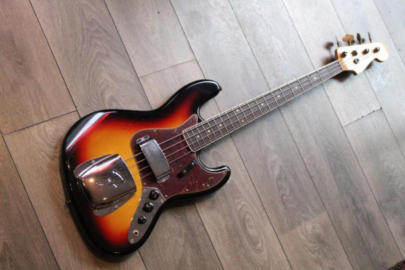 FENDER "Custom Shop 1964 Jazz Bass JRN RW 3TSB" HARDCASE, PAPERS, 4, 41 KG
